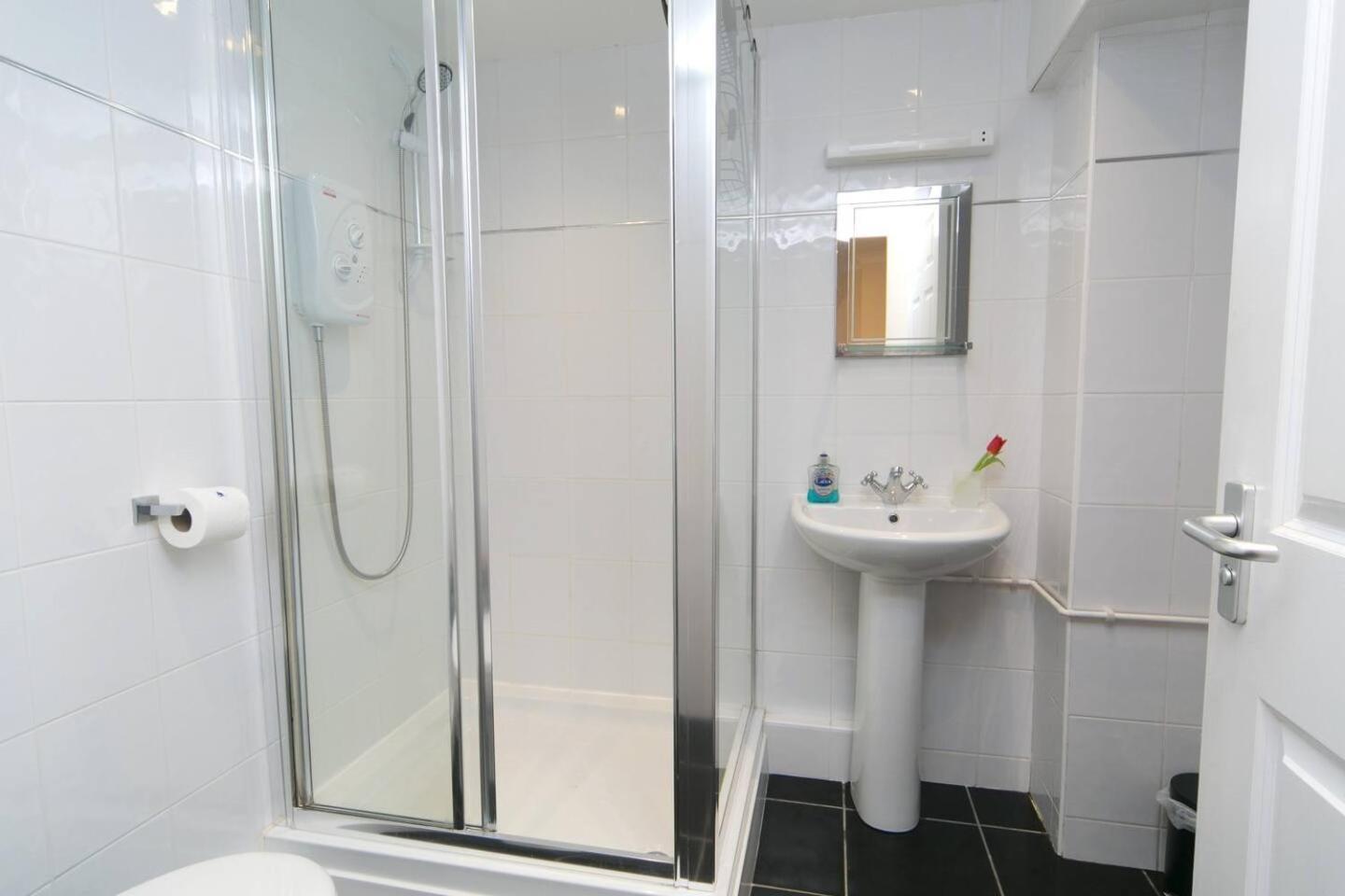 Pass The Keys Hafan Stylish 2 Bedroom Sea View Apartment Pwllheli Exterior foto