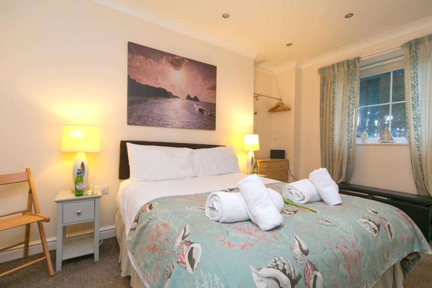Pass The Keys Hafan Stylish 2 Bedroom Sea View Apartment Pwllheli Exterior foto